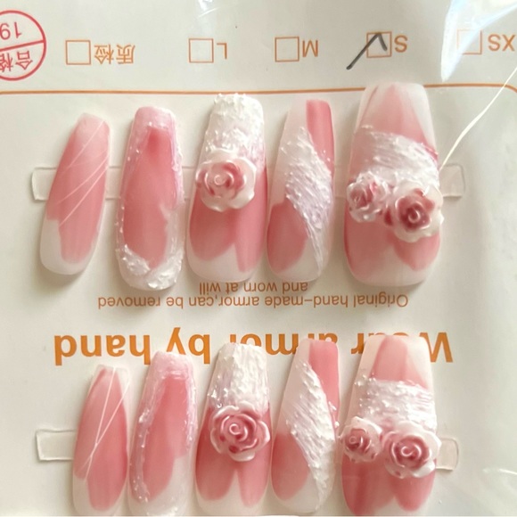 Gorgeous 10 pcs Handmade Press-On Nails (Nail Kit - Reusable). - Picture 3 of 3